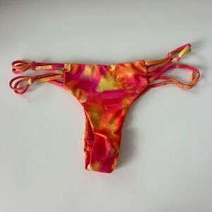 Moana bikini reversible bottoms size medium